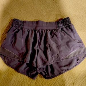 Lululemon hotty hot shorts, size 6
